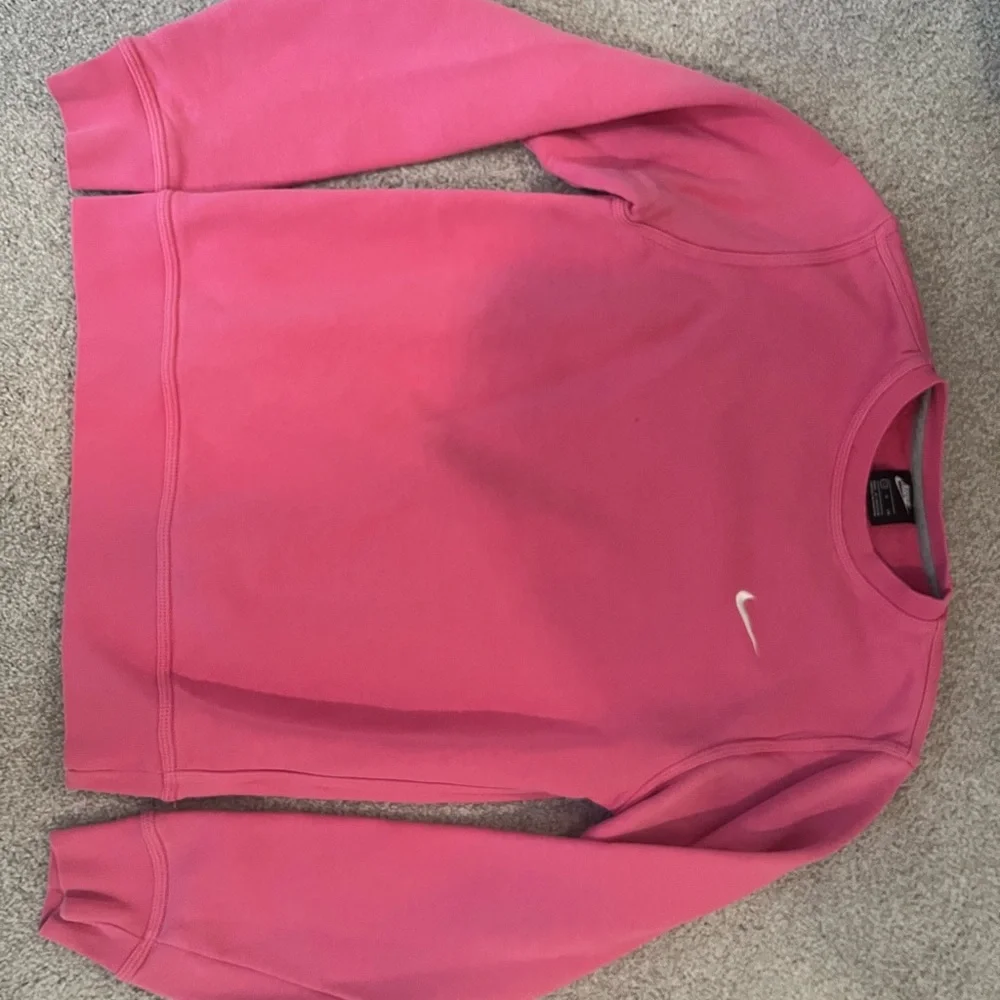 Nike Fuchsia Crewneck Sweatshirt - Picture 1 of 3